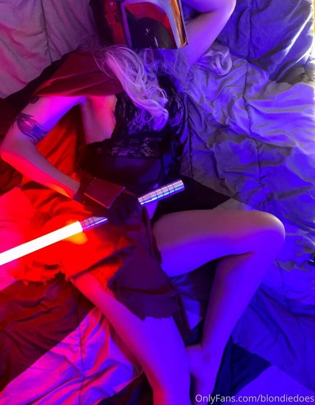 Blondiedoes photo 34