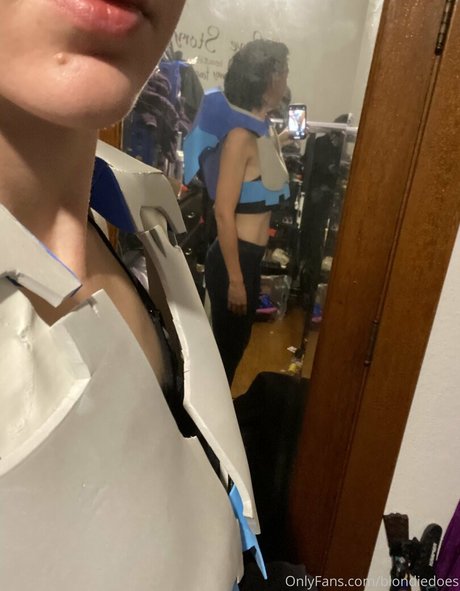 Blondiedoes photo 76