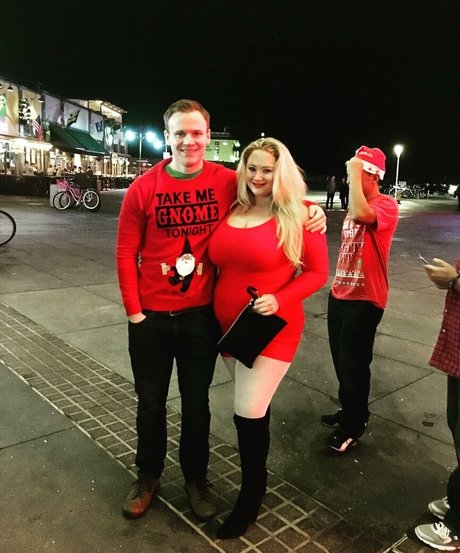 BlondiePomie photo 10