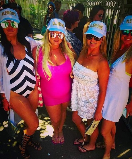BlondiePomie photo 20