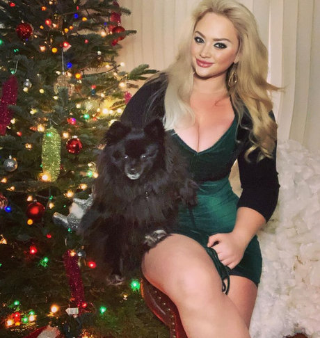 BlondiePomie photo 22