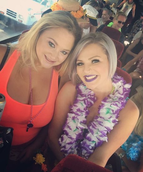 BlondiePomie photo 27