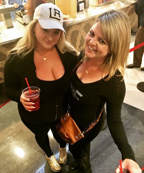BlondiePomie photo 30
