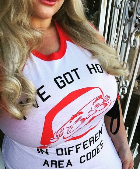 BlondiePomie photo 34