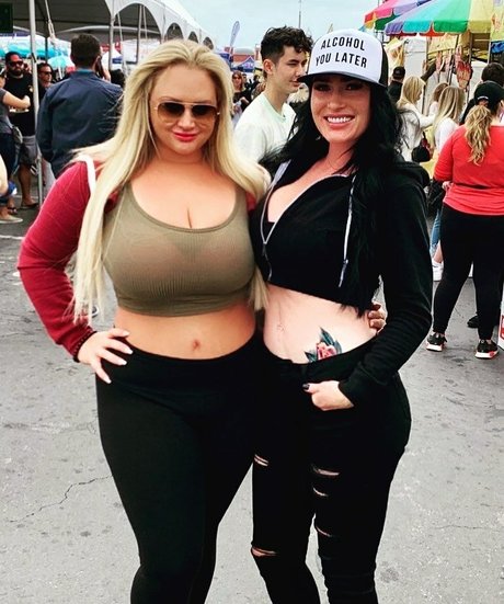 BlondiePomie photo 62