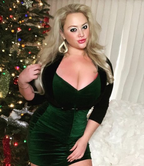 BlondiePomie photo 78