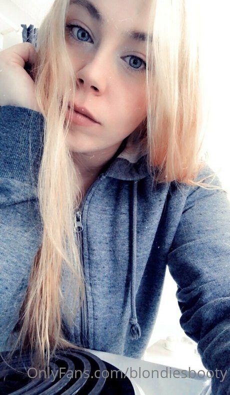 Blondiesbooty photo 21