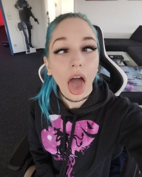BloodyNyuu photo 27