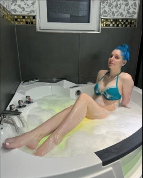 BloodyNyuu photo 35
