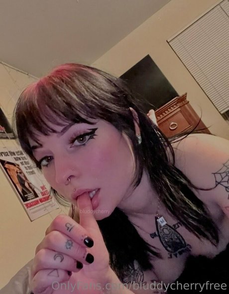 Bluddycherryfree photo 27