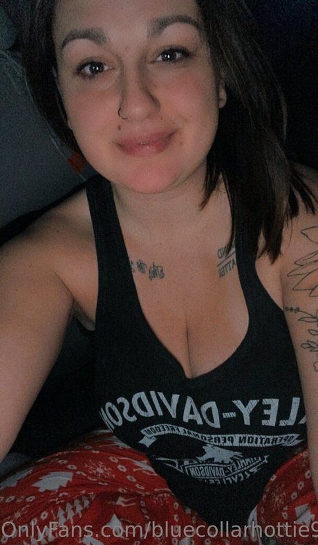 Bluecollarhottie98 photo 2