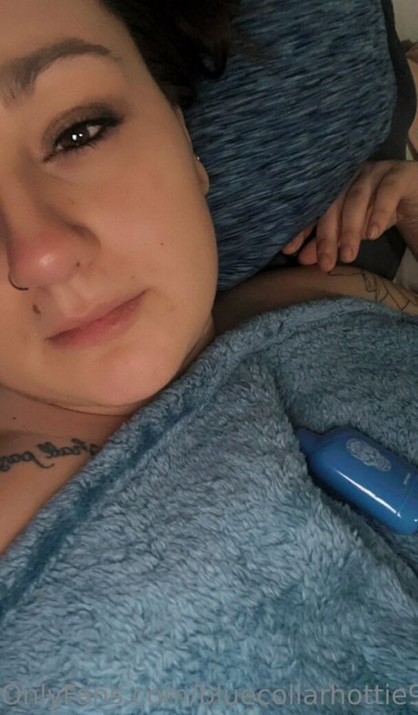 Bluecollarhottie98 photo 3