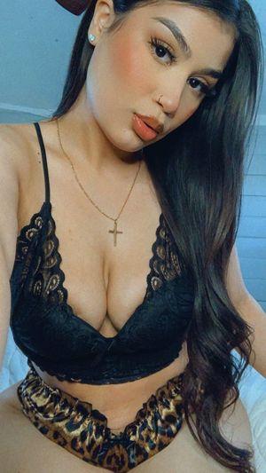 bombshellbrittt photo 6