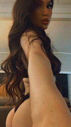 bombshellbrittt photo 7