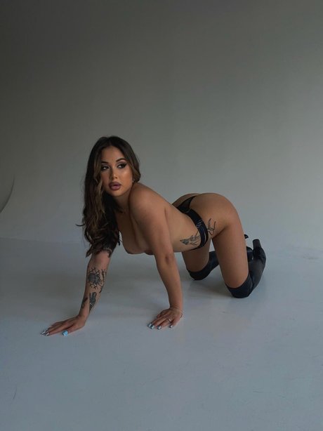 Bonnie Humps photo 22