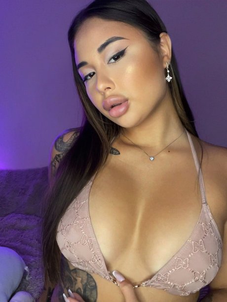 Bonnie Humps photo 35