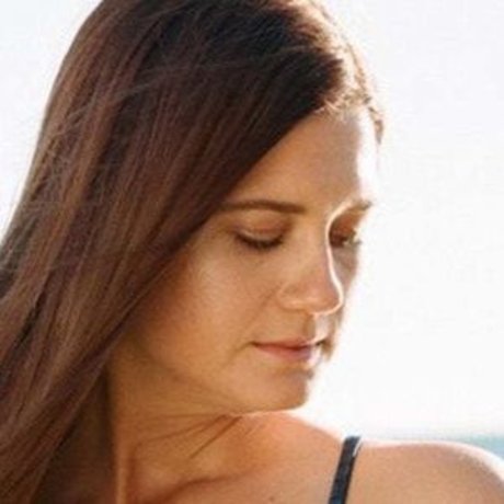 Bonnie Wright photo 48