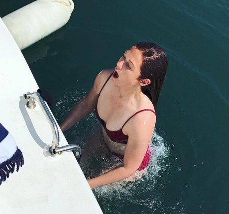 Bonnie Wright photo 61