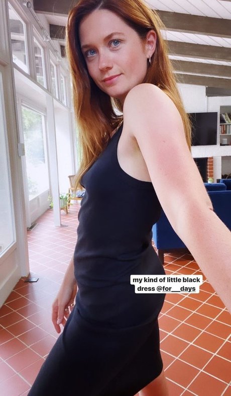 Bonnie Wright photo 66