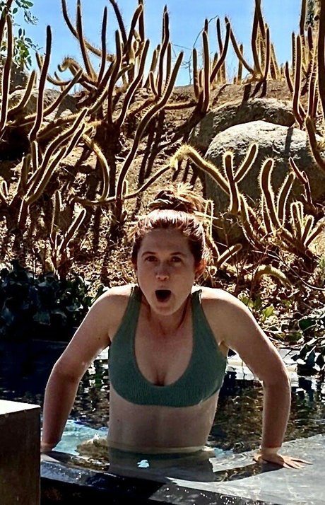 Bonnie Wright photo 72