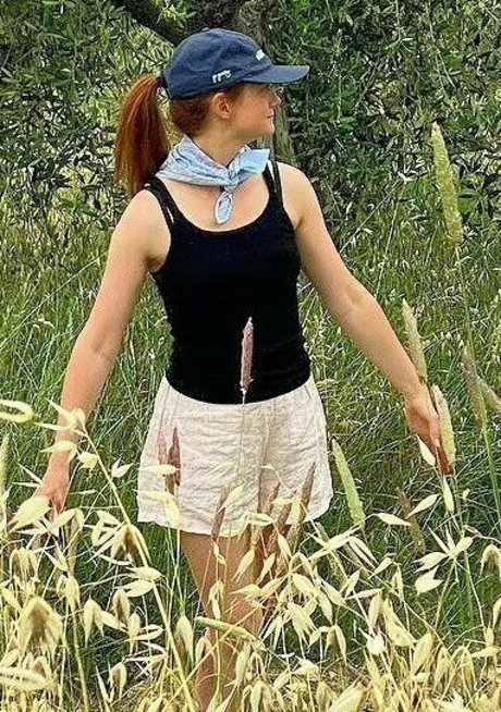 Bonnie Wright photo 78