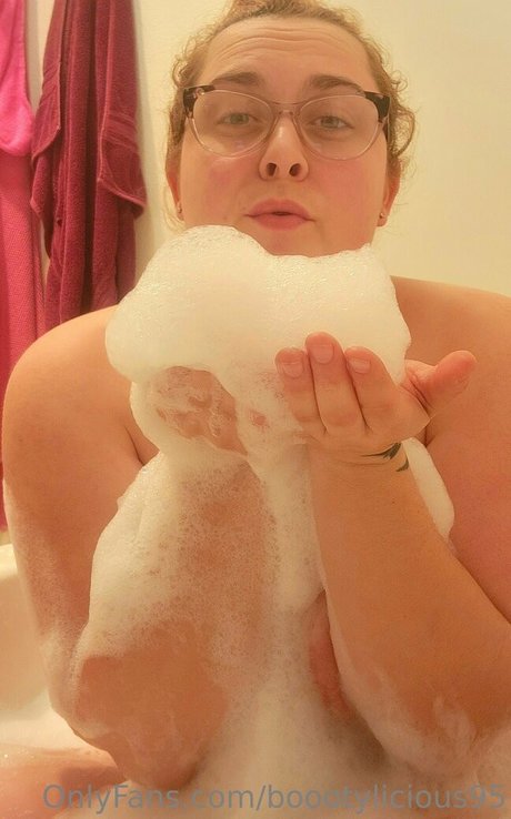 Boootylicious95 photo 4