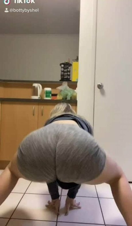 Bootybyshel photo 62