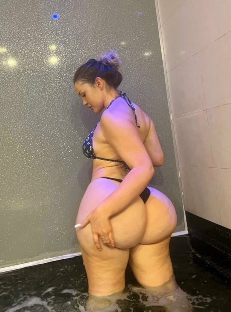 Bootybyshel2 photo 1