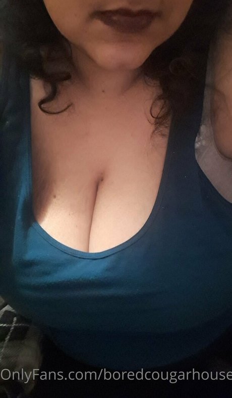 Boredcougarhousewife photo 20