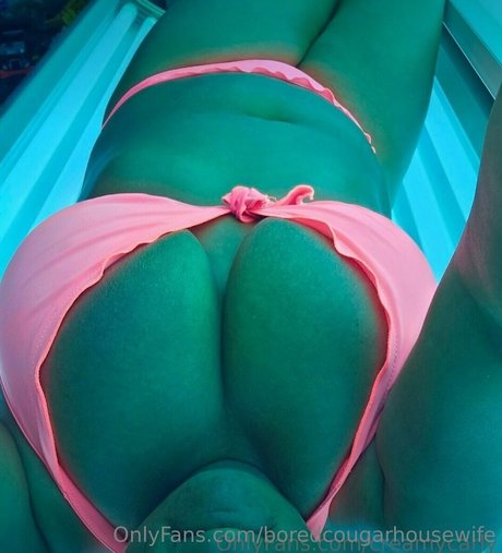 Boredcougarhousewife photo 71