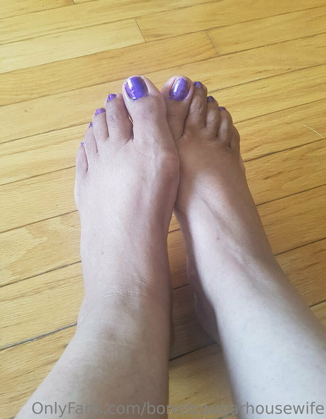 Boredcougarhousewife photo 91