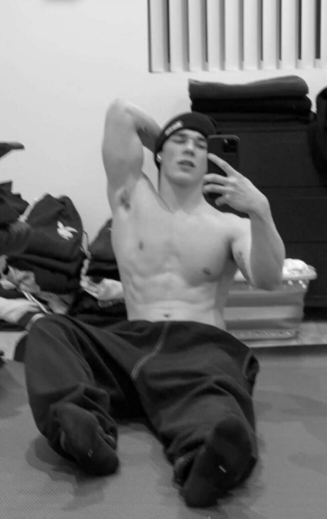 Brandonrowlandx photo 12