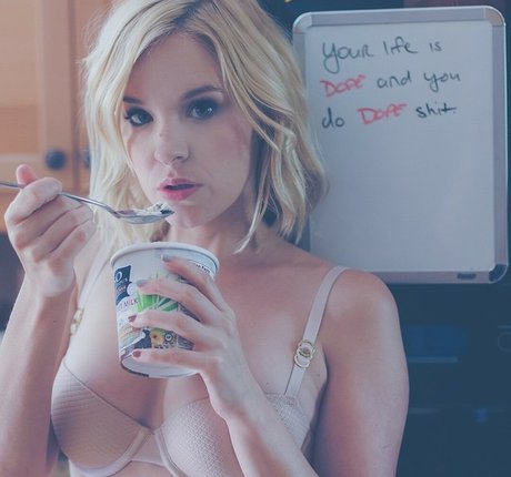 Brea Grant photo 26