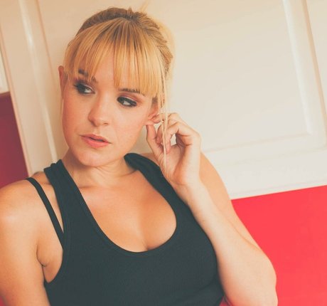 Brea Grant photo 63