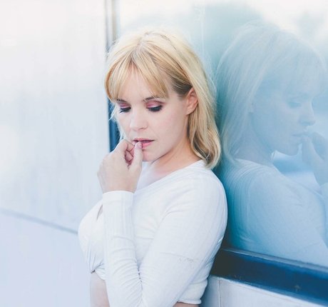 Brea Grant photo 65