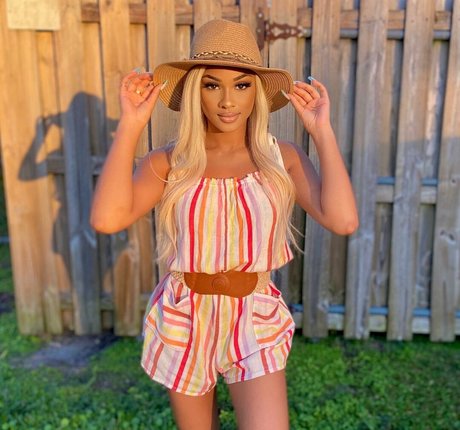 Breann Llewelyn photo 9