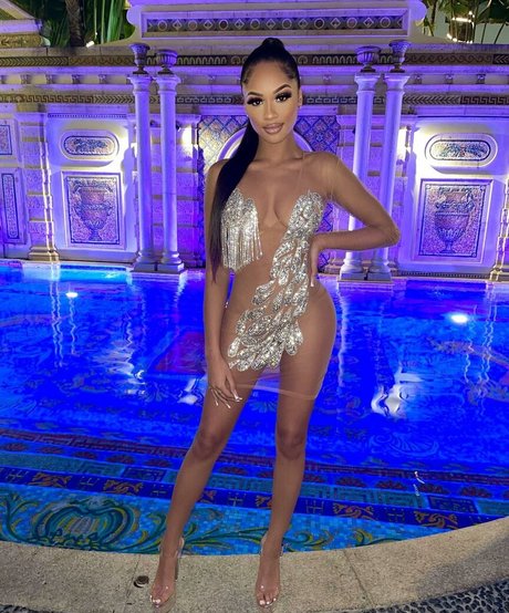 Breann Llewelyn photo 13