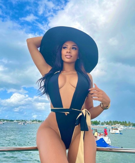 Breann Llewelyn photo 60