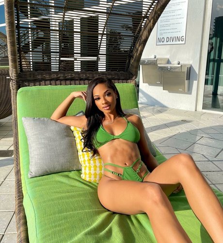 Breann Llewelyn photo 62