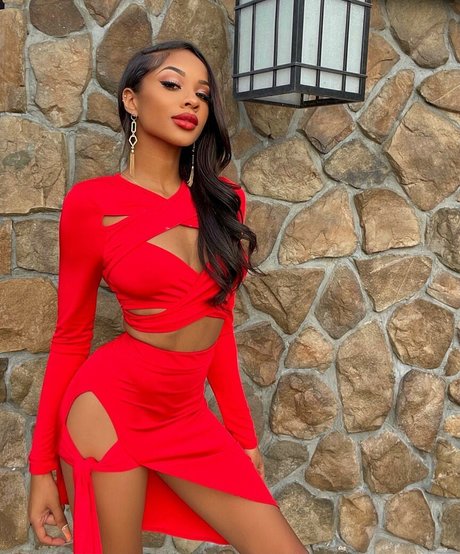 Breann Llewelyn photo 64