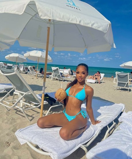 Breann Llewelyn photo 65