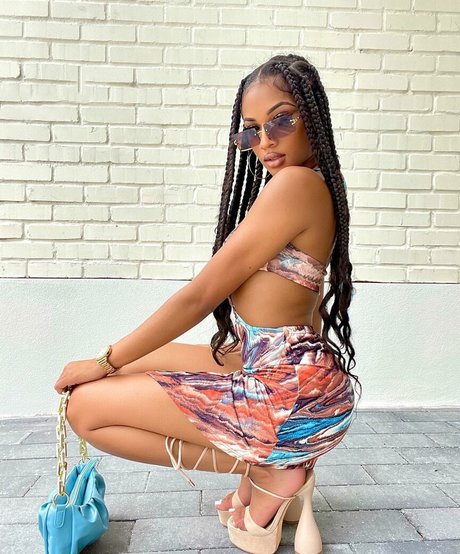 Breann Llewelyn photo 78