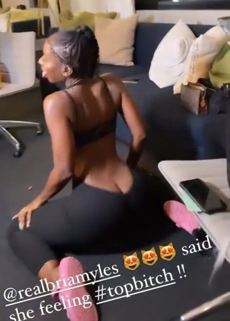 Bria Myles photo 3