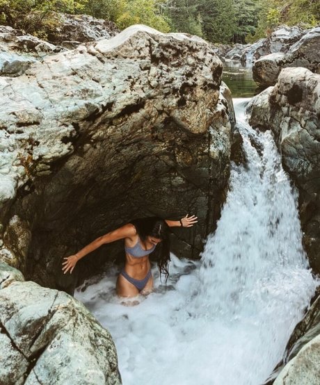 Brigit Sinaga photo 71