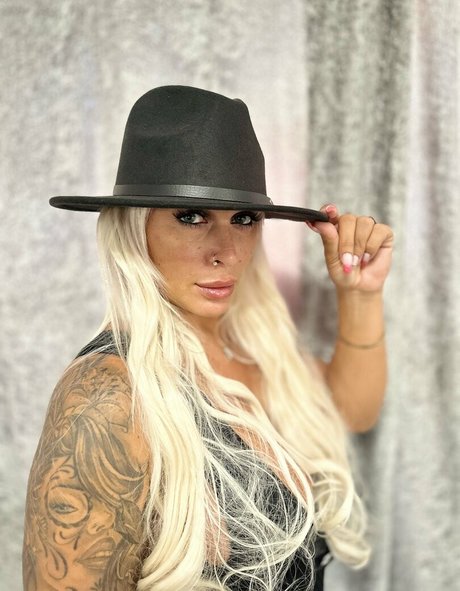 Brithotwife photo 12