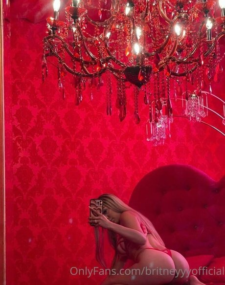 Britneyyyofficial photo 3