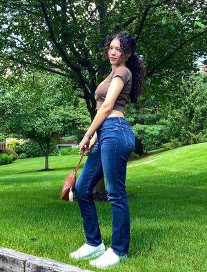 Brittany Venti photo 811