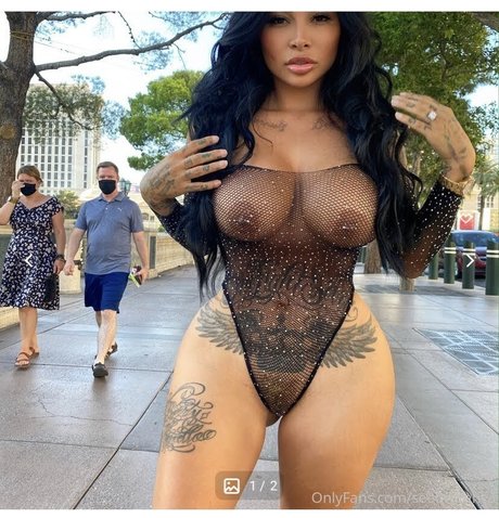 Brittanya Razavi photo 64