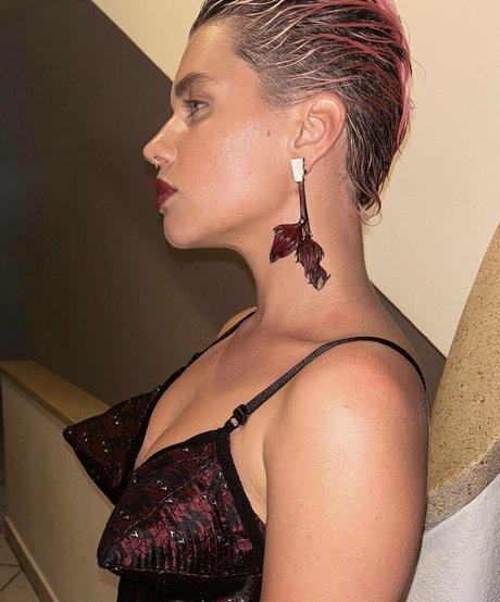Bruna Linzmeyer photo 22