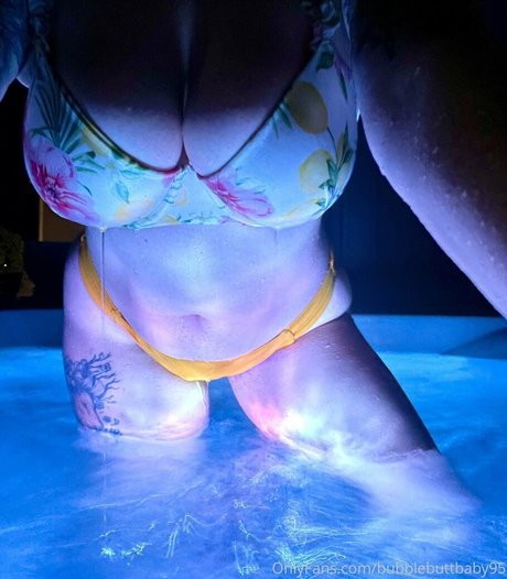 Bubblebuttbaby95 photo 13